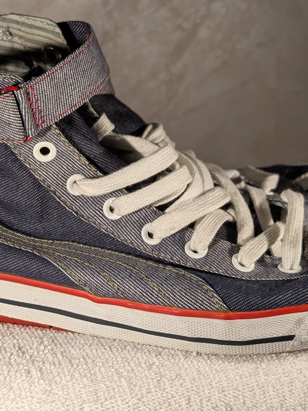 Men's High-Top Canvas Sneakers in Navy and White